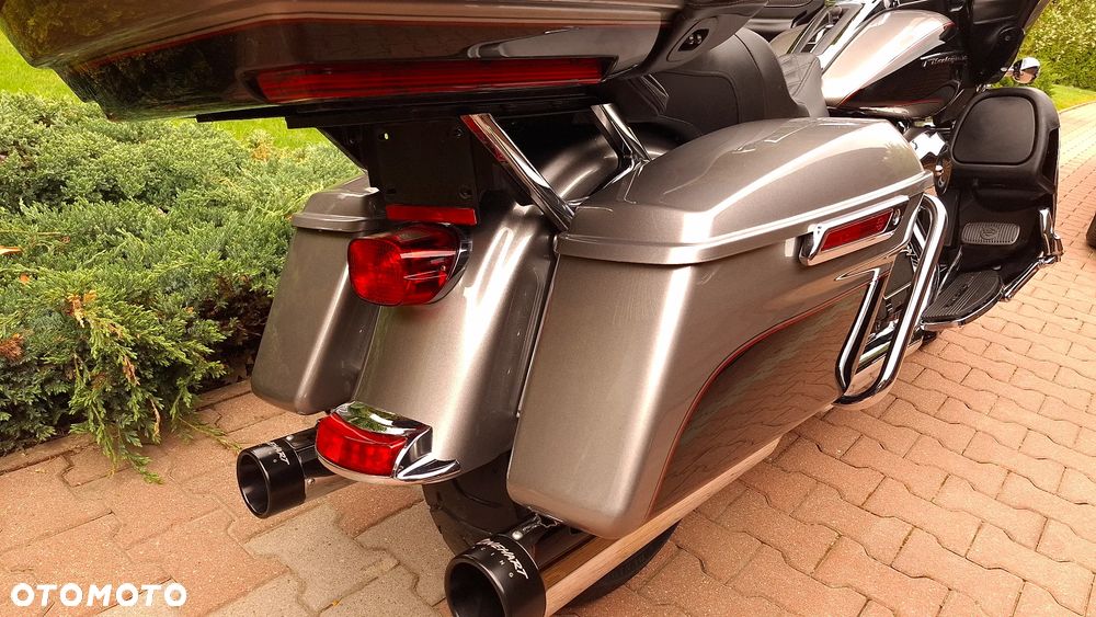 Harley-Davidson Touring Road Glide - 11
