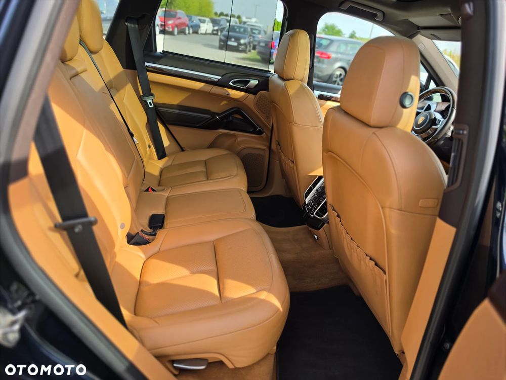 Porsche Cayenne S Platinum Edition - 26