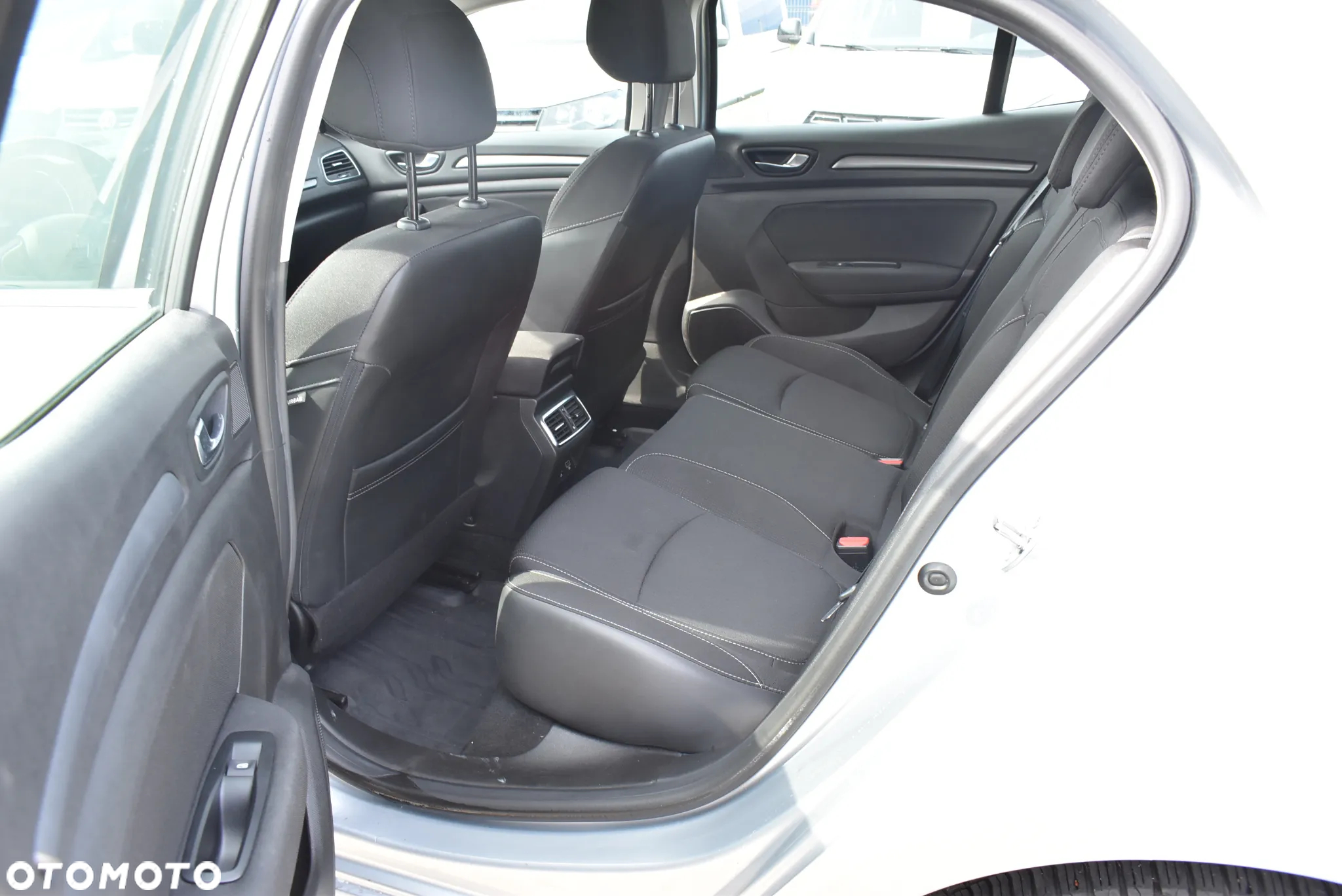 Renault Megane 1.3 TCe FAP Zen - 12