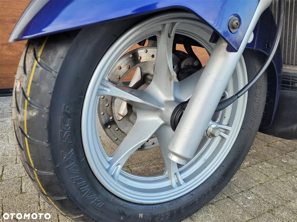 Suzuki Burgman - 21