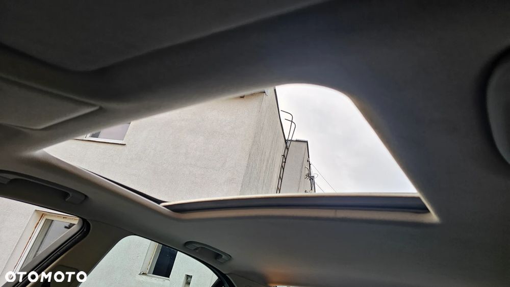 BMW Seria 5 523i - 7