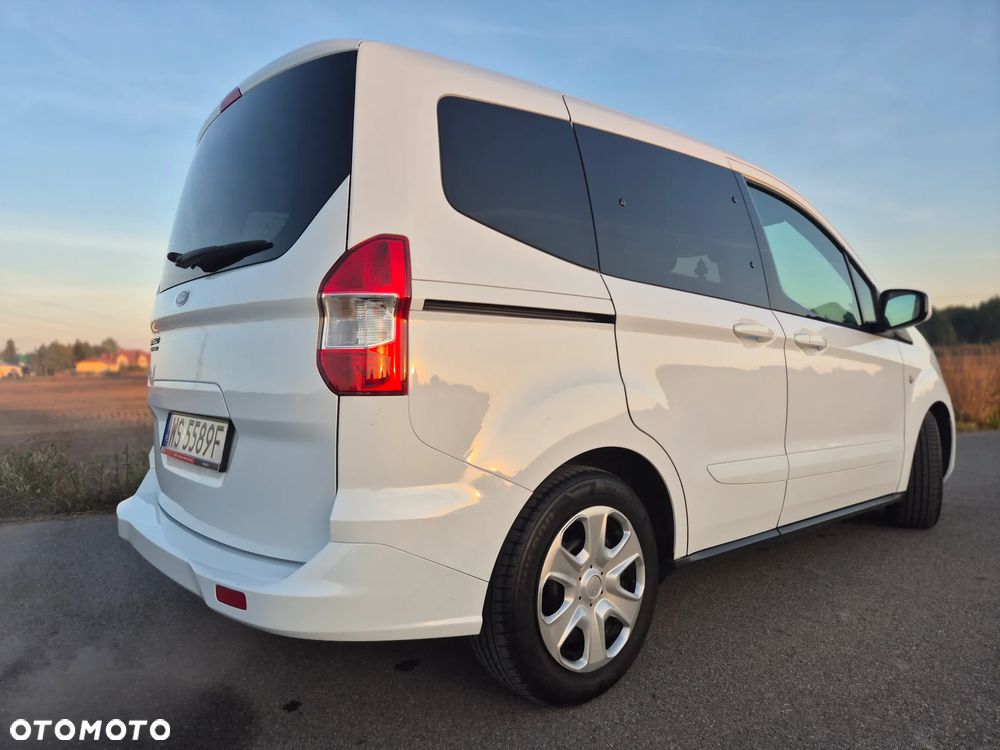 Ford Tourneo Courier 1.5 TDCi Sport - 4