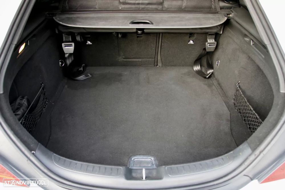 Mercedes-Benz CLA 200 d Shooting Brake AMG Line Aut. - 14