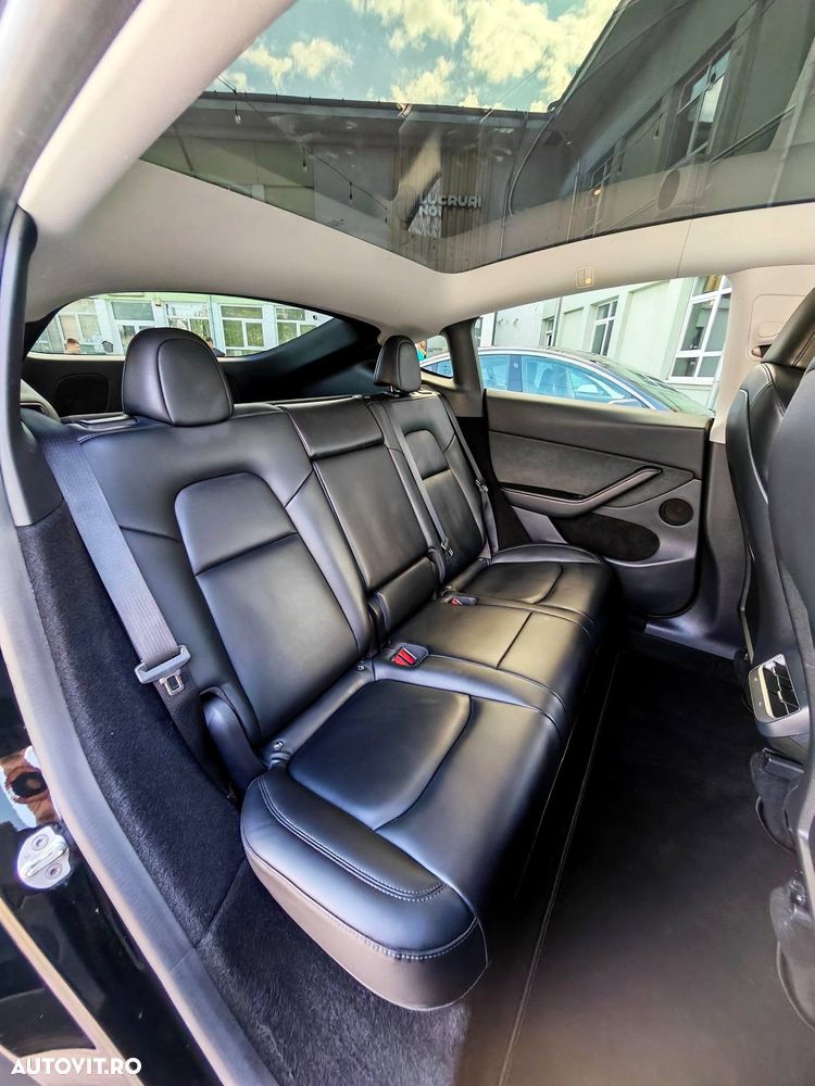 Tesla Model Y Performance Dual Motor AWD - 17