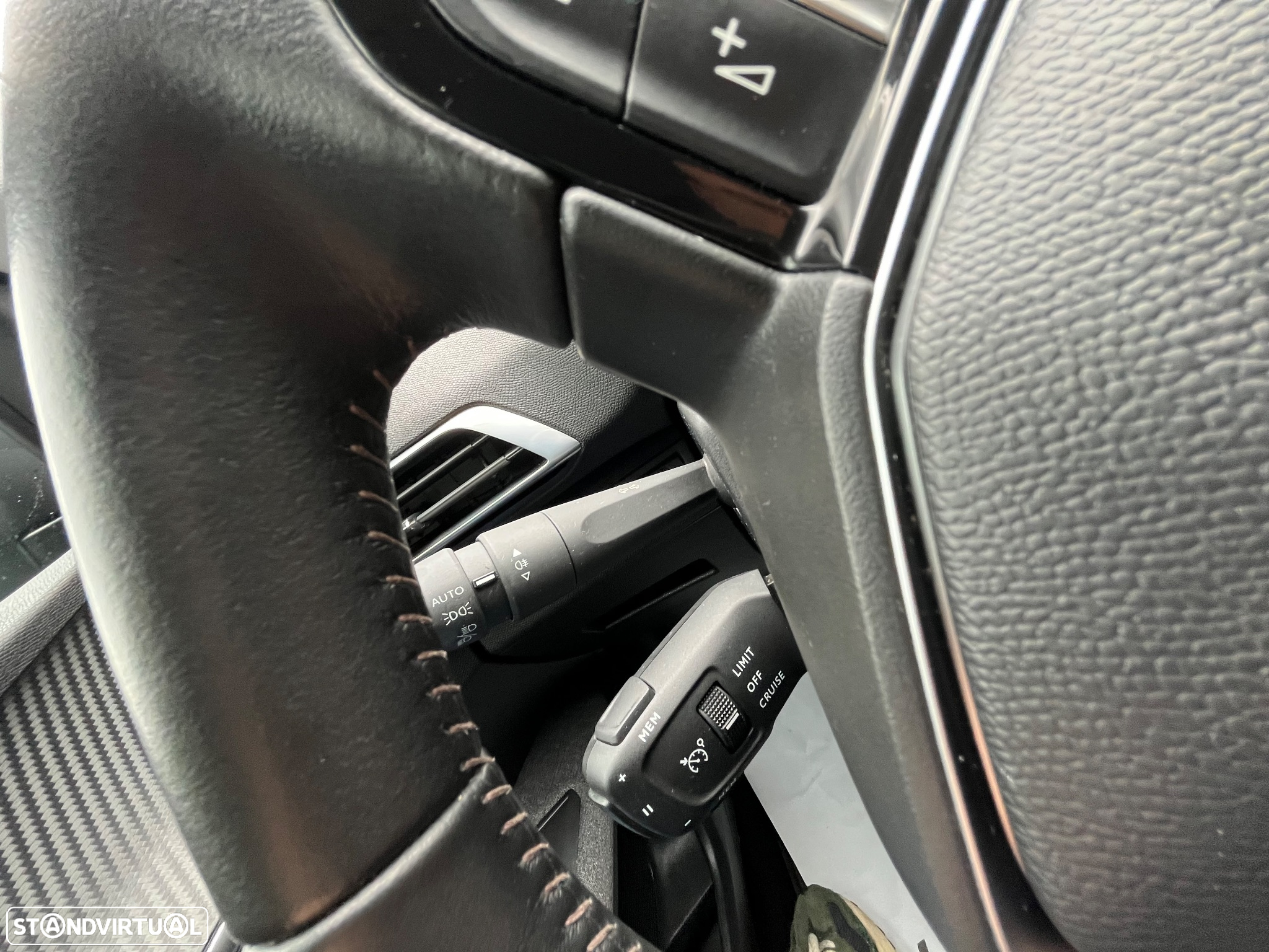 Peugeot 3008 1.2 PureTech Active Pack - 20