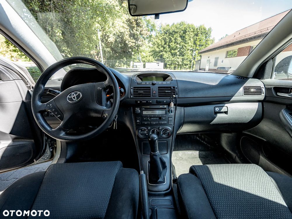Toyota Avensis 1.8 VVT-i Luna - 18