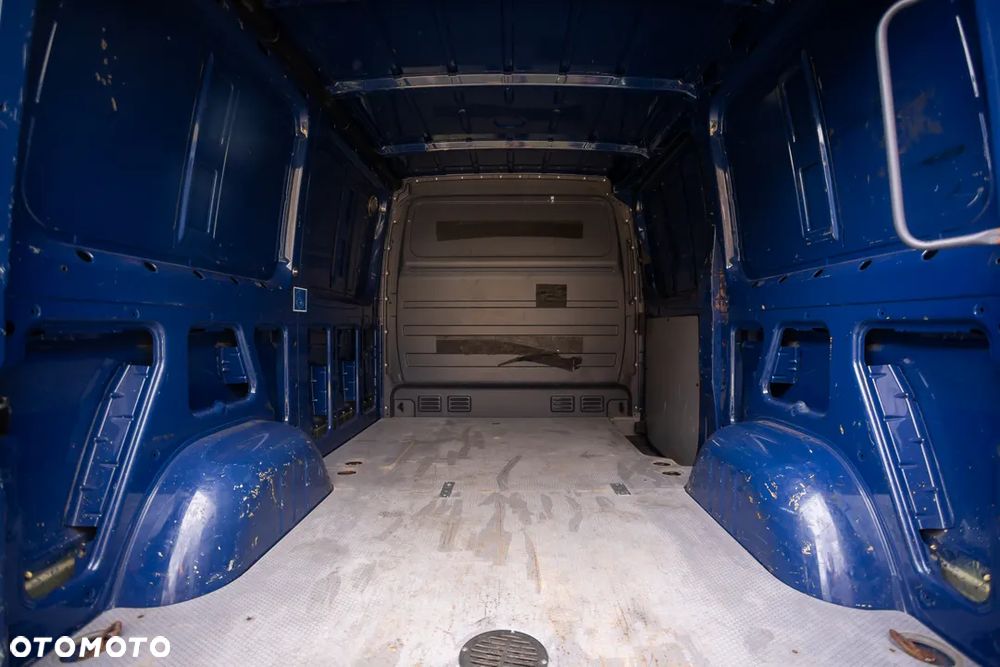 Mercedes-Benz Sprinter - 13