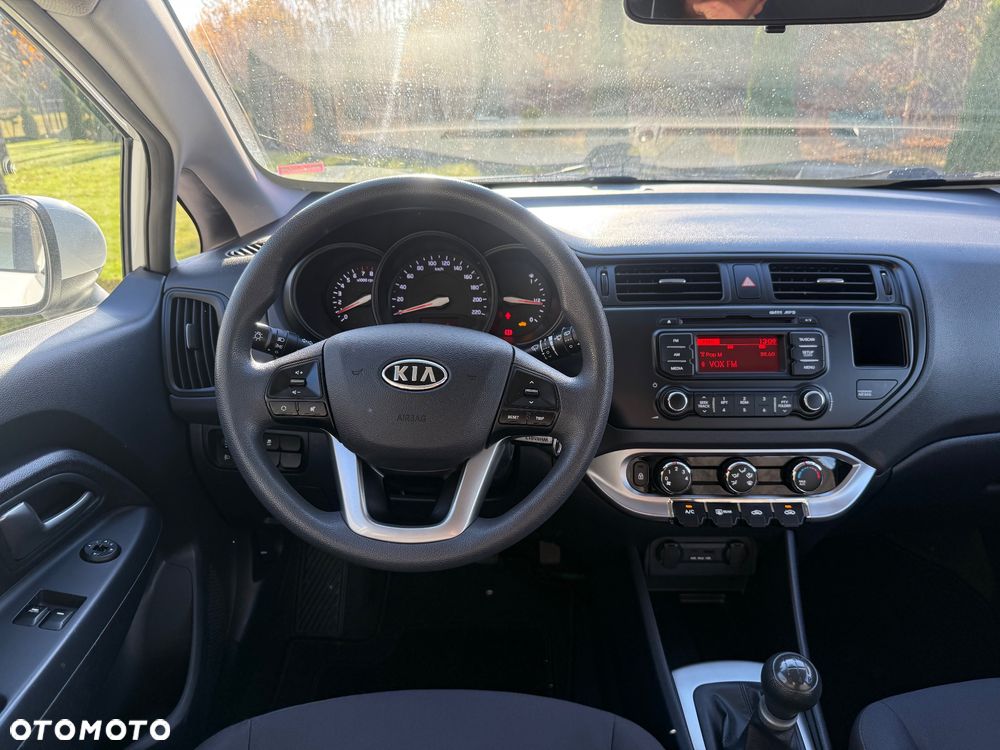 Kia Rio 1.2 Attract - 14