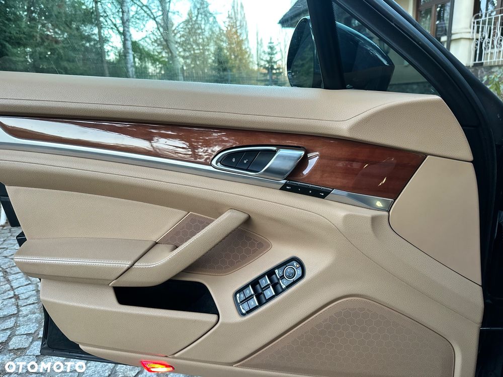Porsche Panamera 4 PDK - 28