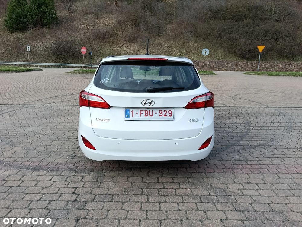 Hyundai i30 blue Kombi 1.6 GDi Style - 7