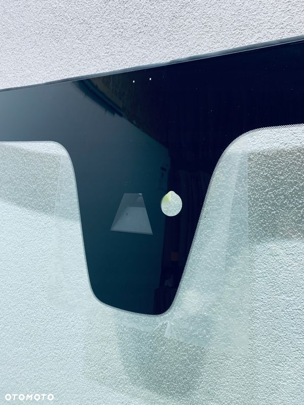 Szyba czołowa MAXUS EDELIVER 9 2020- KAMERA+SENSOR - 2