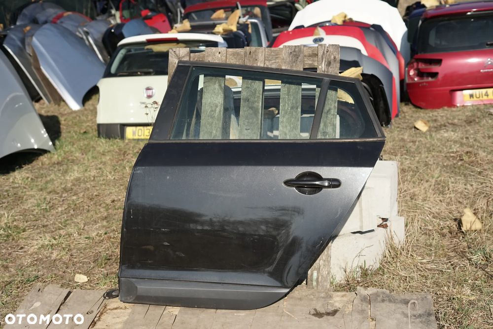 Drzwi tył tylne lewe Renault Megane III Kombi NV676