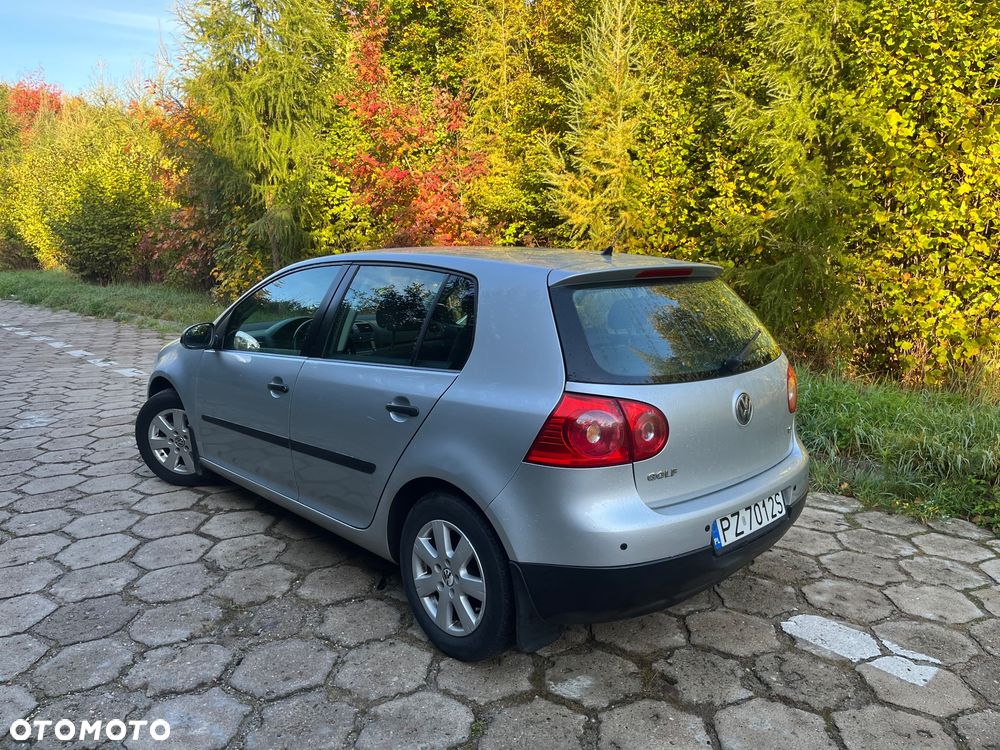 Volkswagen Golf - 6