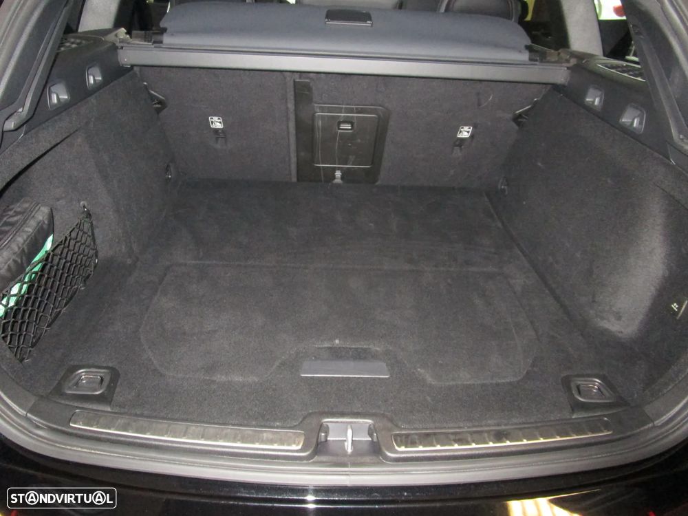 Volvo V60 2.0 D4 R-Design Geartronic - 24