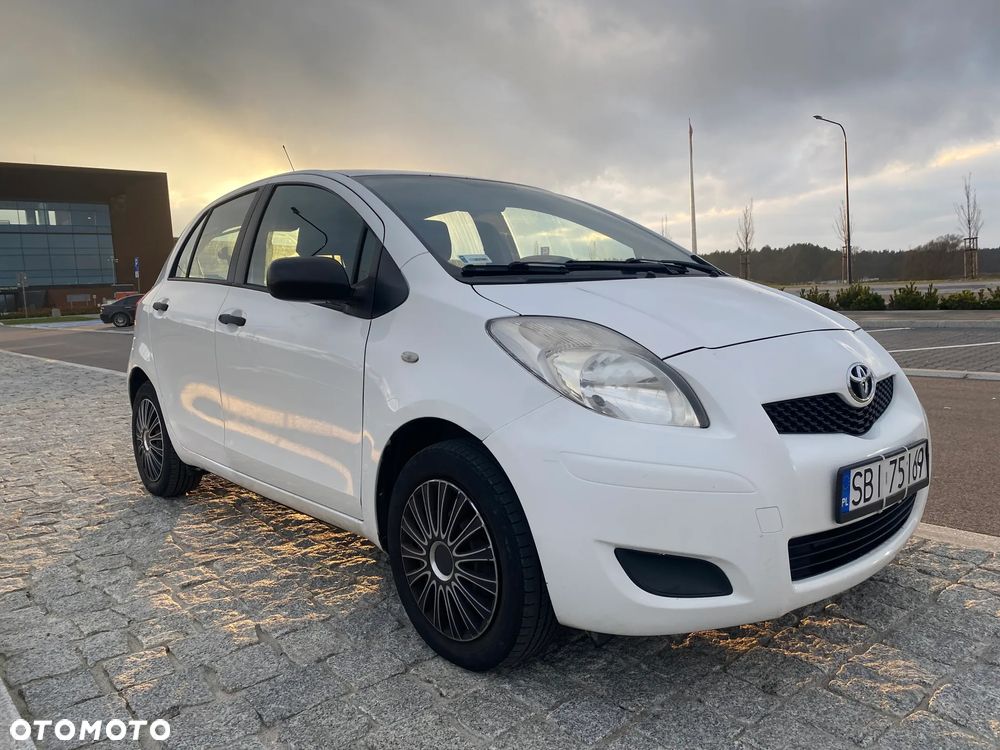 Toyota Yaris 1.0 Terra EU5 - 1