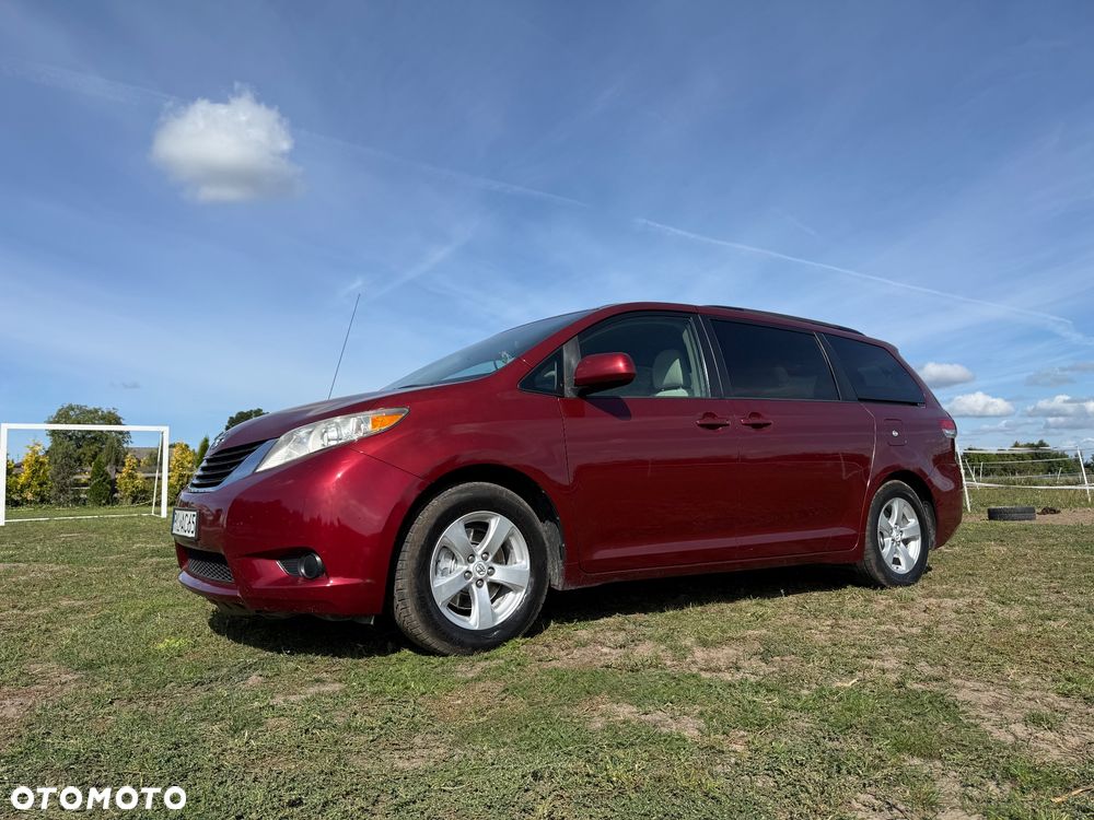 Toyota Sienna 3.5 V6 - 19