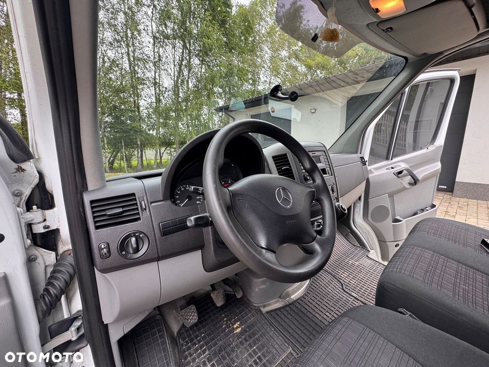 Mercedes-Benz Sprinter - 9