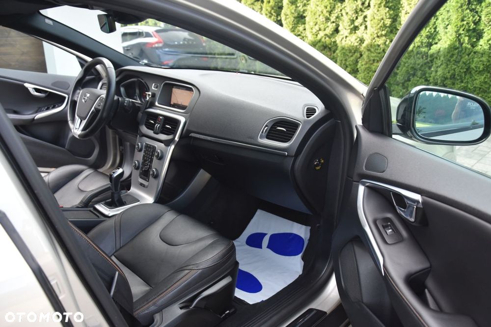 Volvo V40 Cross Country T3 Drive-E Summum - 19