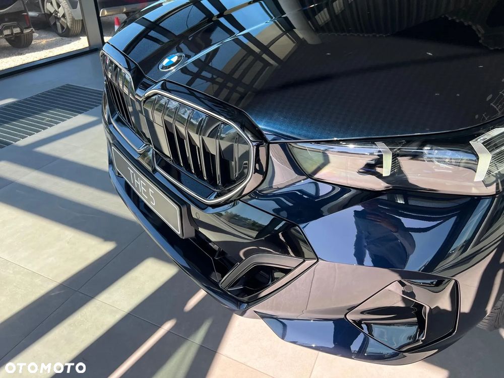 BMW Seria 5 520i mHEV - 11