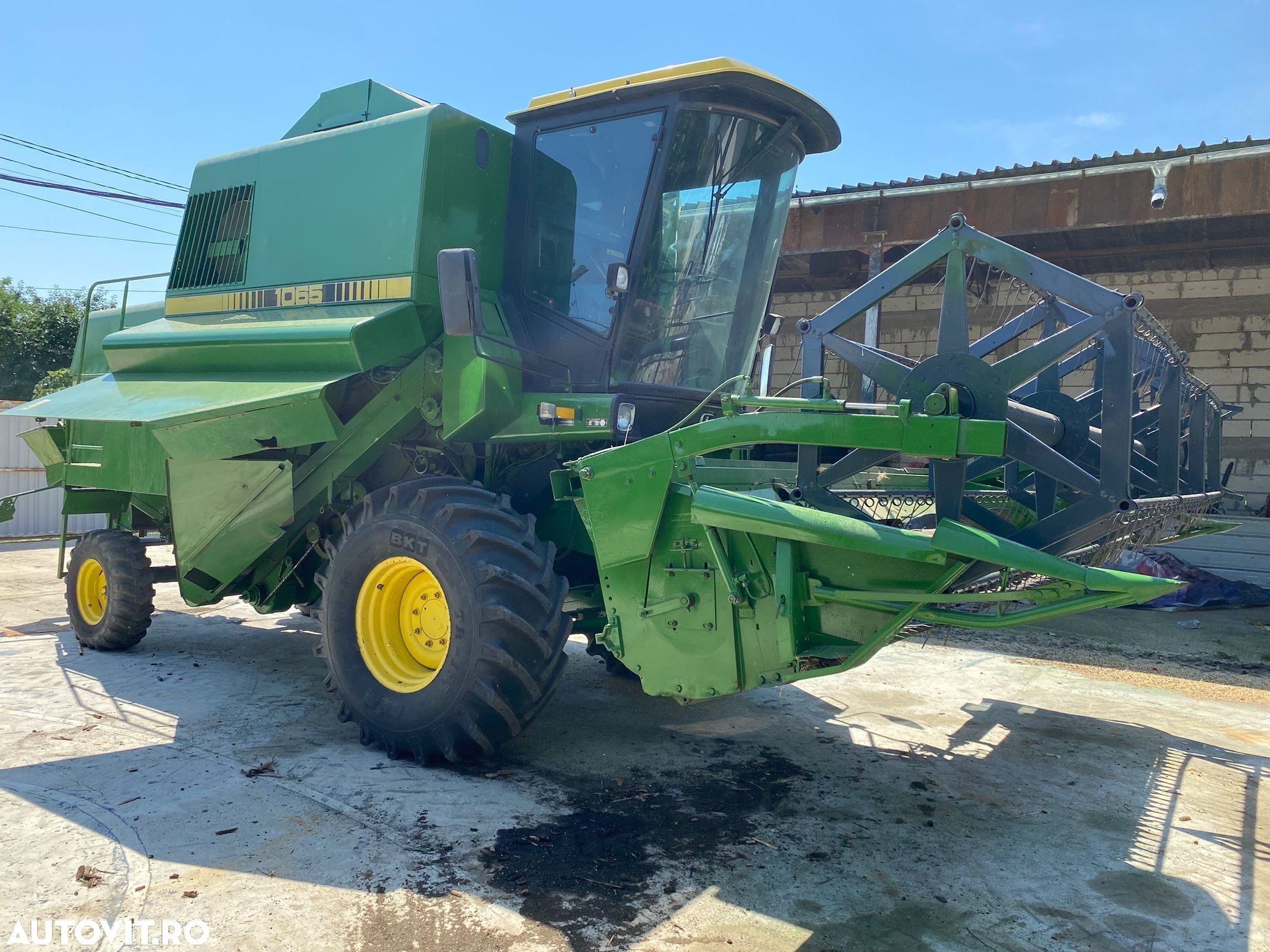 John Deere 1065 - 1