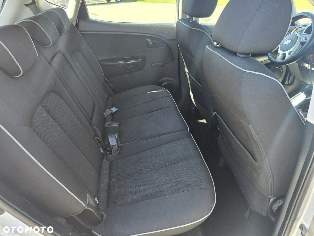 Kia Venga - 19