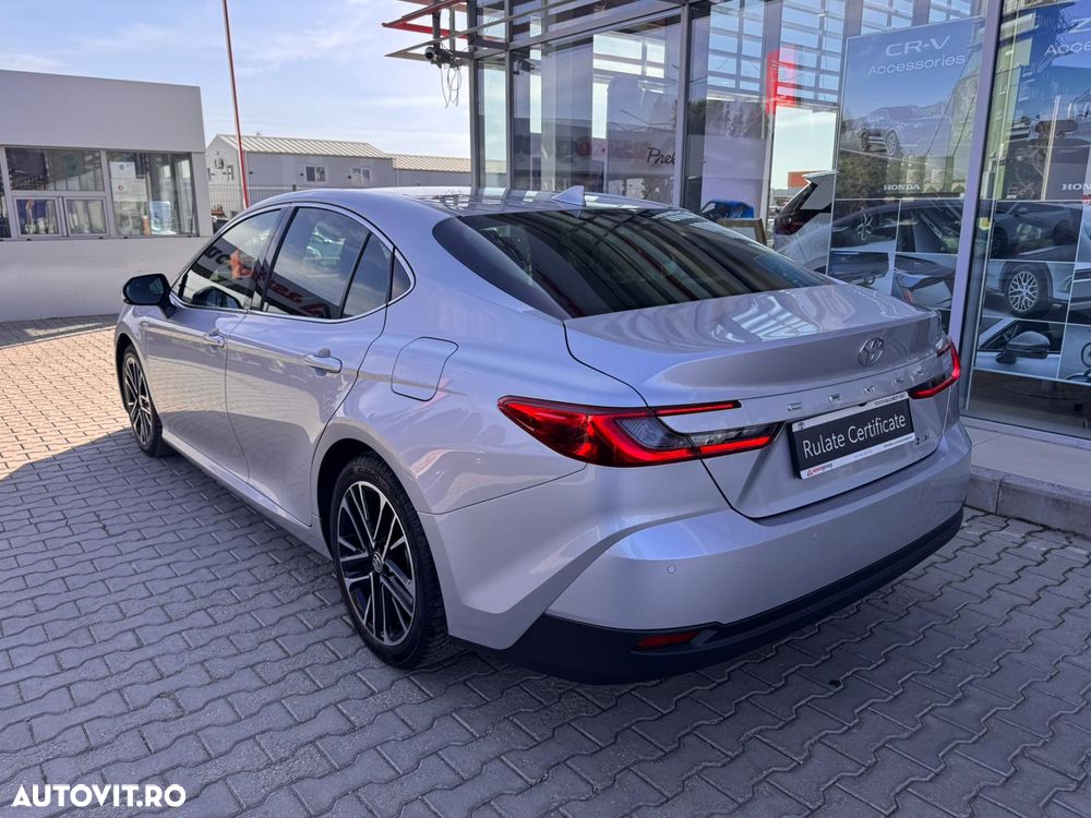 Toyota Camry 2.5 Exclusive - 8