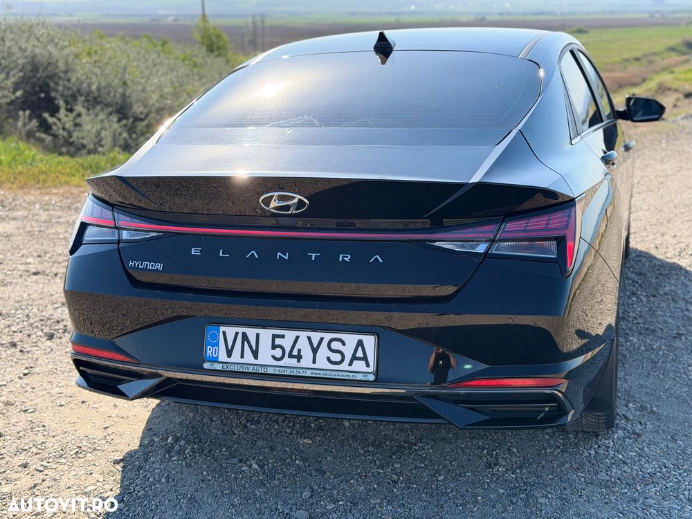 Hyundai Elantra 1.6 l 123 CP 6MT Highway - 4