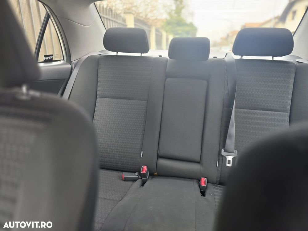 Toyota Corolla 1.6 Luna - 9