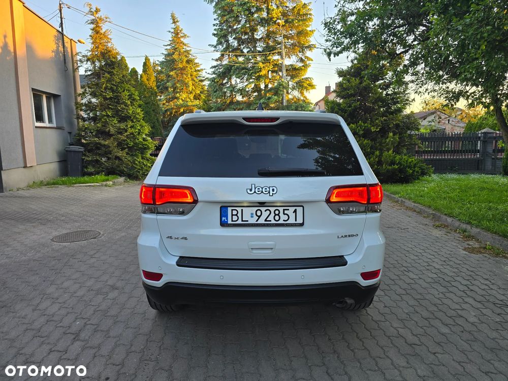 Jeep Grand Cherokee - 33