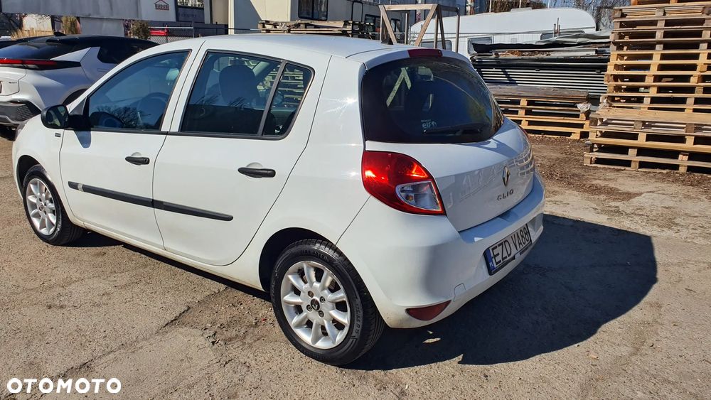 Renault Clio 1.2 16V 75 Expression - 16