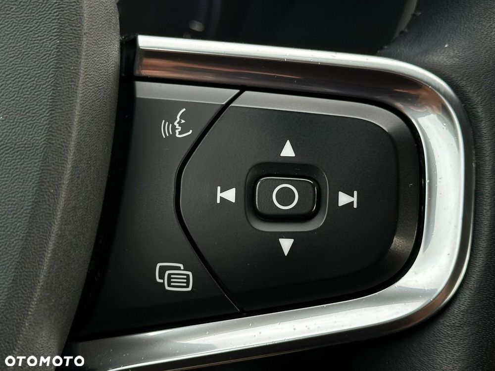 Volvo XC 40 - 24