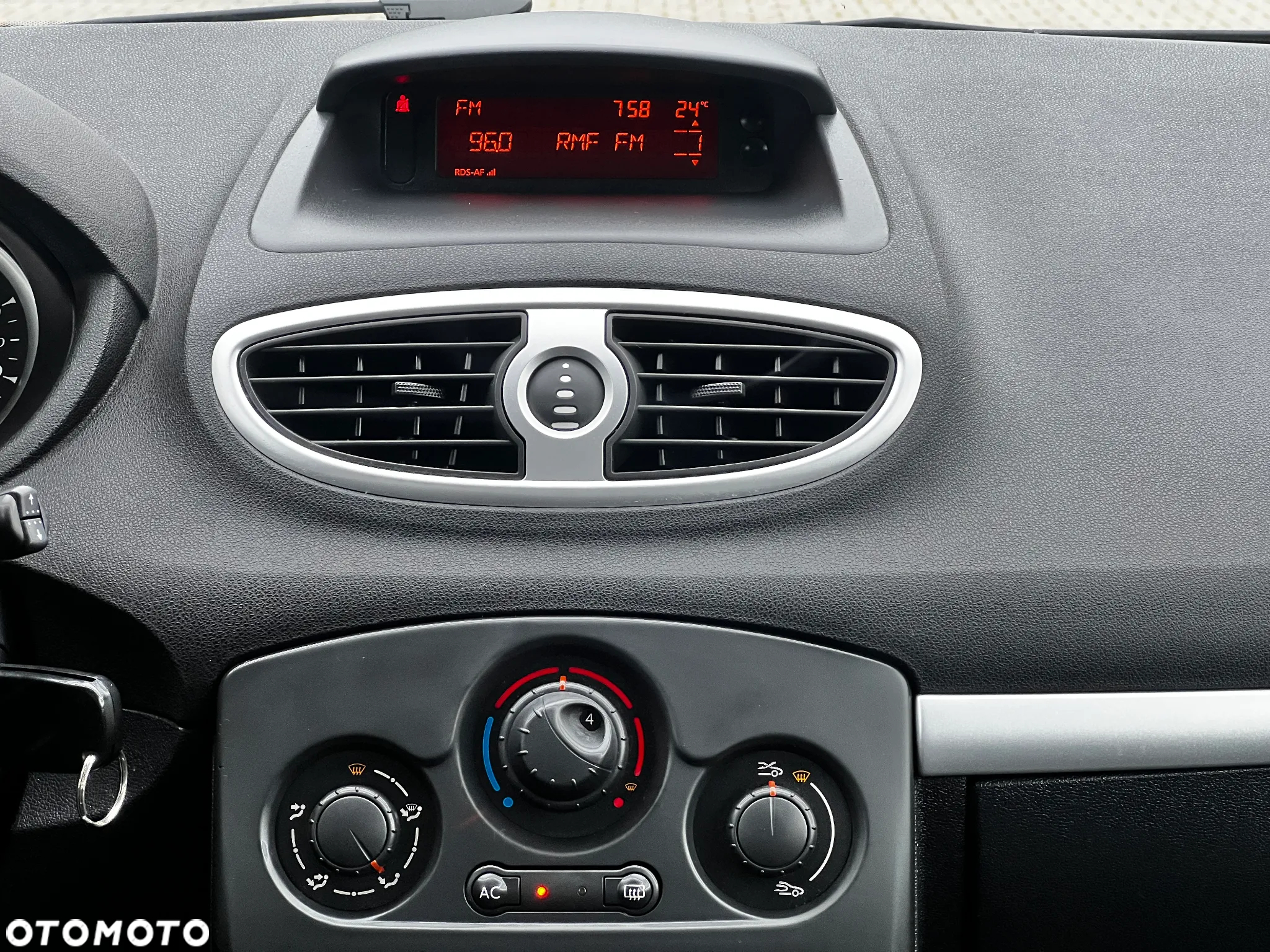 Renault Clio 1.2 16V 75 Dynamique - 20