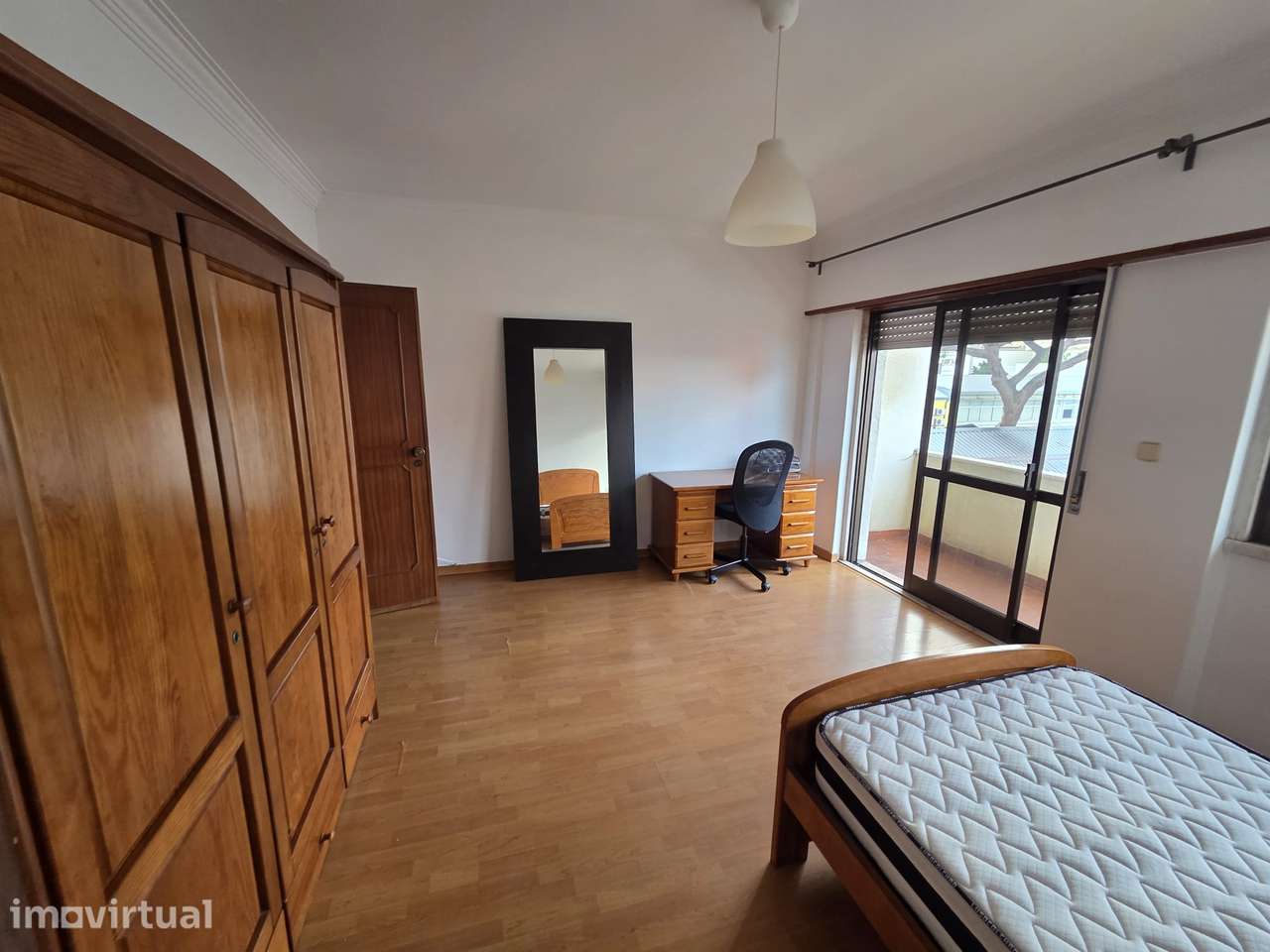 Quarto individual mobilado em Alcântara, Lisboa - Grande imagem: 4/11