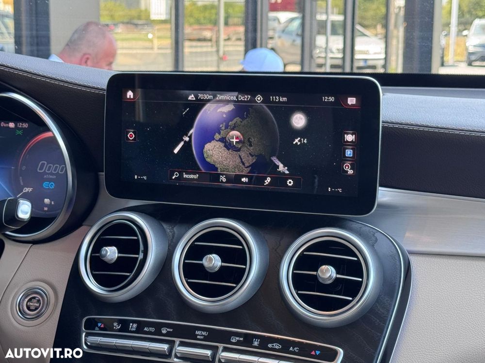 Mercedes-Benz GLC - 12