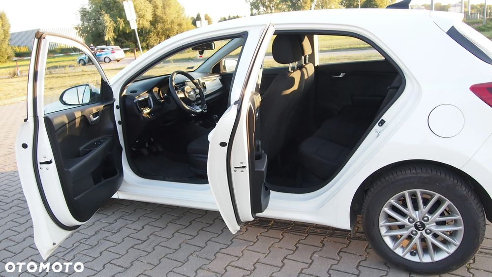 Kia Rio 1.2 M - 11