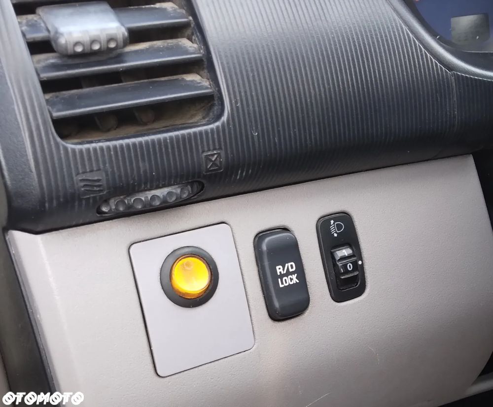 Mitsubishi L200 2.5 DID CC Intense - 11