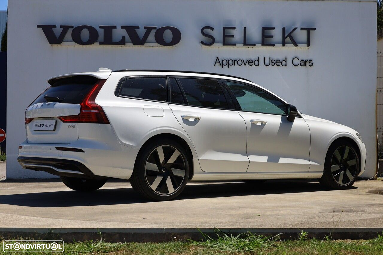 Volvo V60 2.0 T6 AWD TE Plus Dark - 21