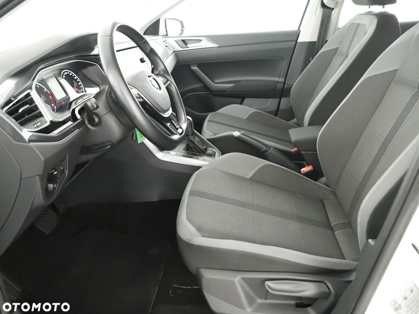 Volkswagen Polo 1.0 TSI Highline DSG - 10