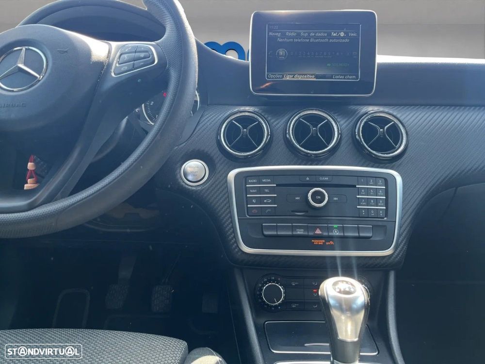 Mercedes-Benz GLA 200 d Urban - 14
