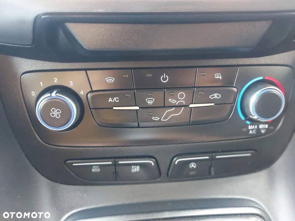 Ford Transit Connect - 8