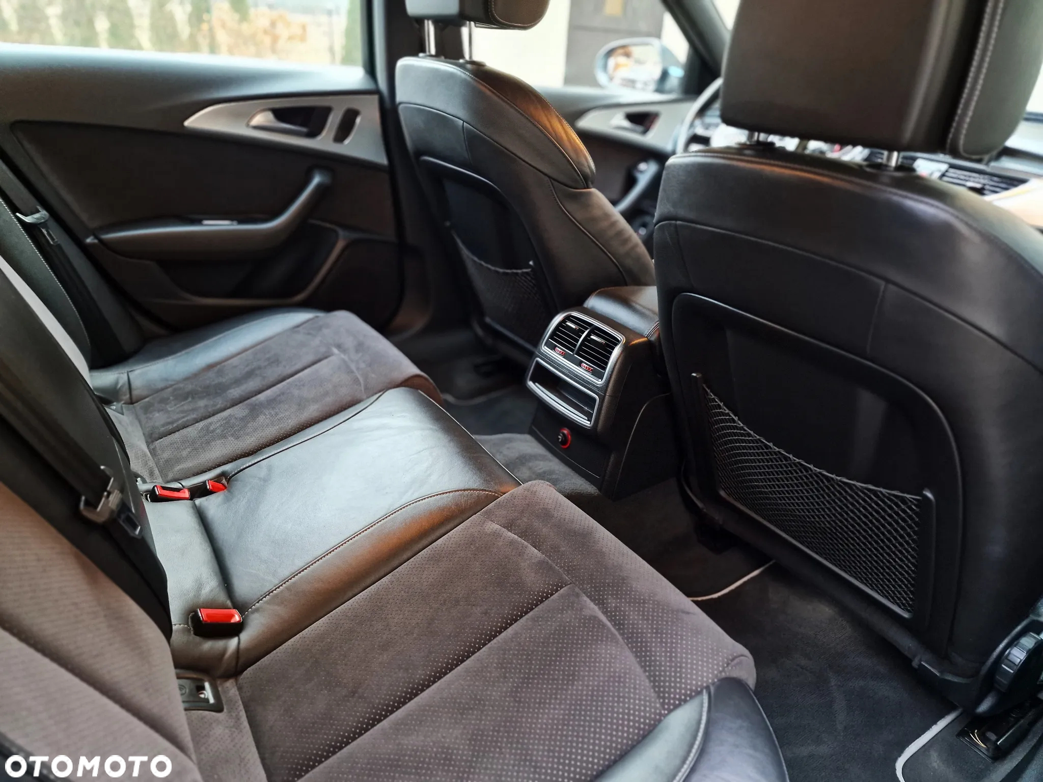 Audi A6 Avant 2.0 TDI quattro S tronic - 32