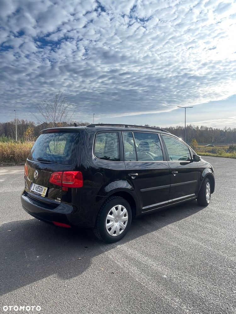 Volkswagen Touran - 4