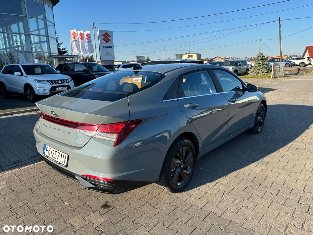 Hyundai Elantra 1.6 Modern CVT - 3