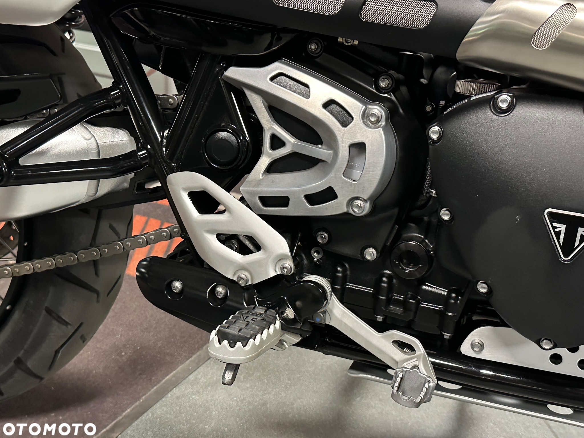 Triumph Scrambler - 15
