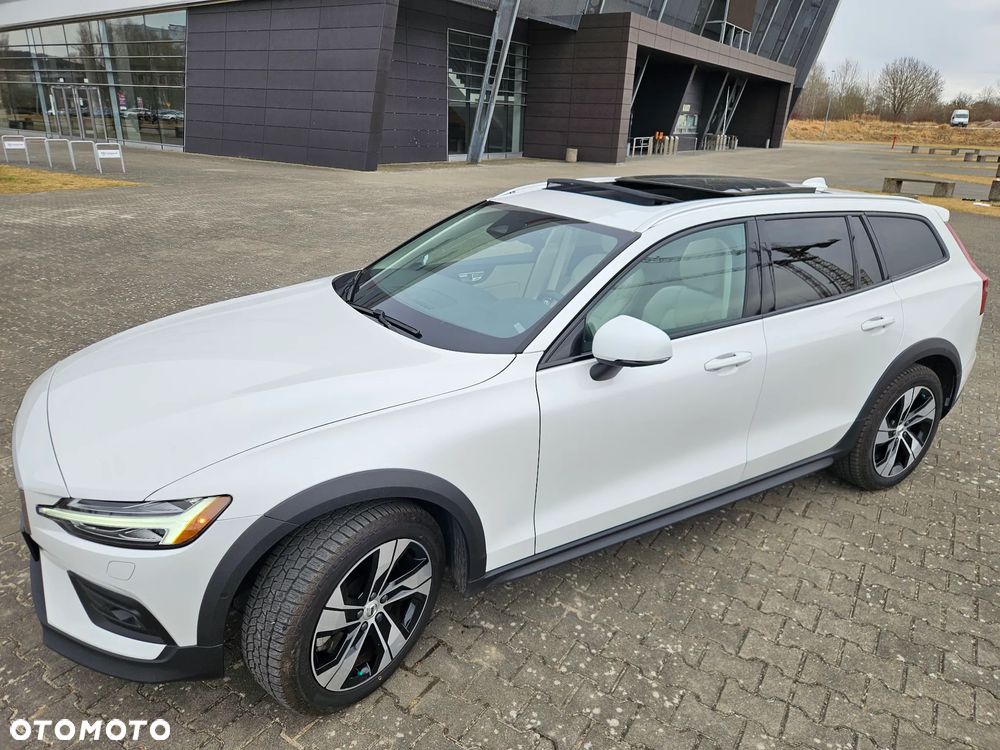 Volvo V60 Cross Country B5 B AWD Plus - 12