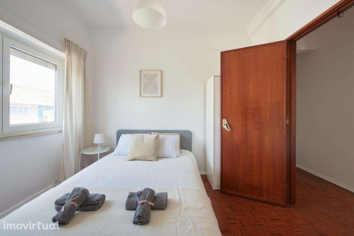 Quarto - localizado em Almada Lisbon - Grande imagem: 4/60