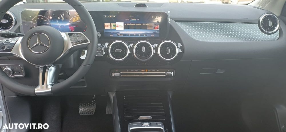 Mercedes-Benz GLA 180 MHEV - 12
