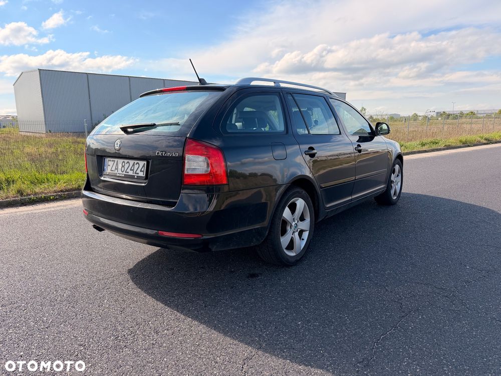Skoda Octavia 2.0 TDI DPF DSG Elegance - 5