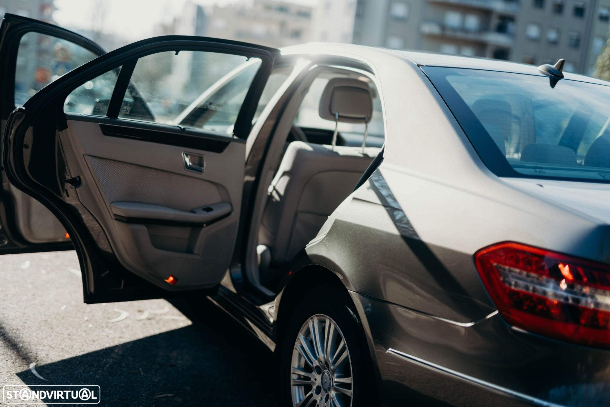 Mercedes-Benz E 250 CGi Elegance BlueEfficiency - 58