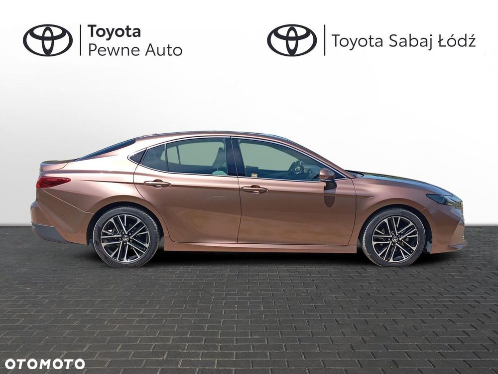Toyota Camry - 5